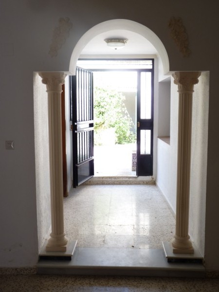 Spacious Antequera town house. Lots of potential