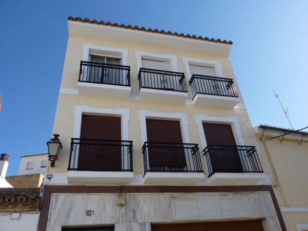 Bargain priced large Apartment  in Antequera town with views