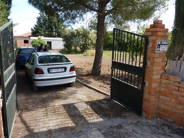 Well priced 1400 square meter plot 8 kms from Antequera central town