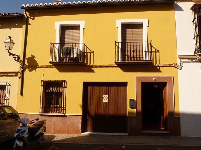 OFFER! Antequera 3 bed Townhouse, in nice street near the famous Church Belen